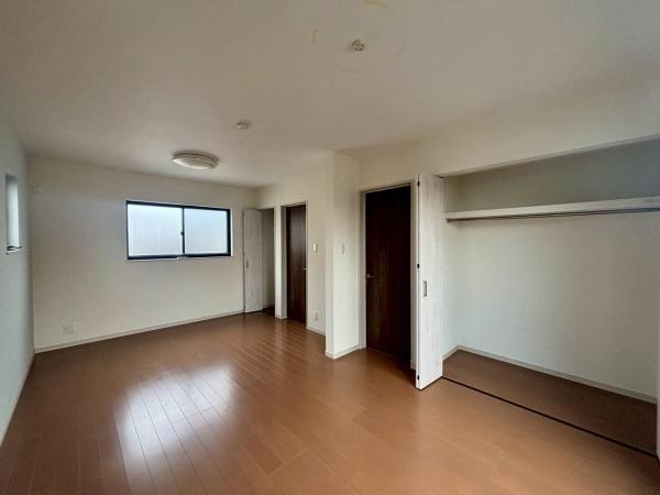 大阪市東住吉区今川2丁目　中古戸建 内観写真（リビング以外の居室）