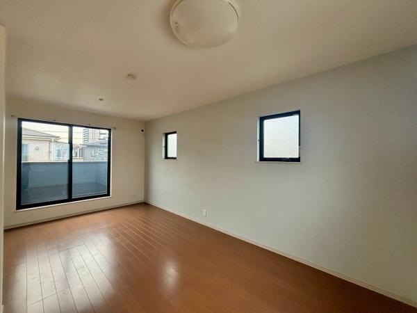 大阪市東住吉区今川2丁目　中古戸建 内観写真（リビング以外の居室）