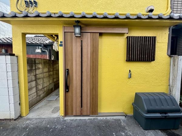 大阪市西成区天下茶屋2丁目　中古戸建 現地写真（玄関）