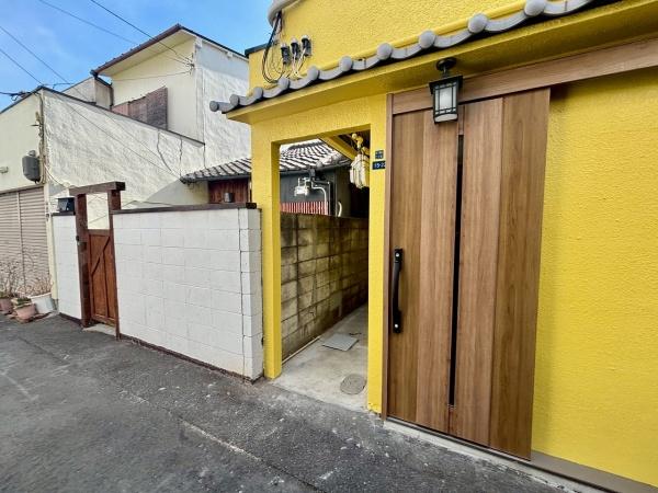 大阪市西成区天下茶屋2丁目　中古戸建 現地写真（玄関）