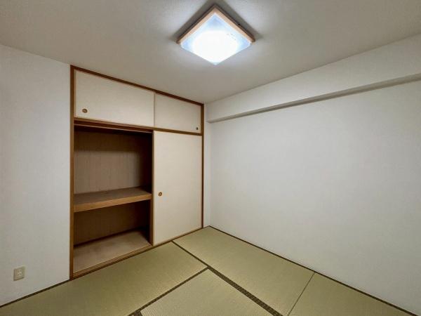 リバーガーデンコスモスクエア 内観写真（リビング以外の居室）