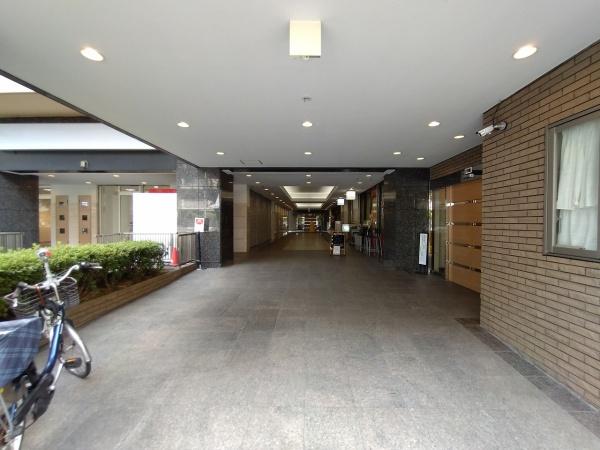 新大阪グランドハイツ1号棟 共用部写真（エントランス）
