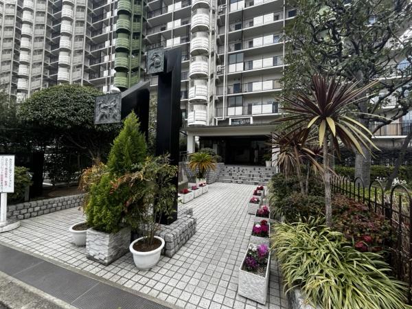 新大阪グランドハイツ1号棟 共用部写真（エントランス）