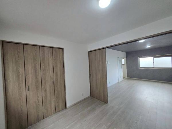 大阪市淀川区加島1丁目　中古戸建 内観写真（リビング以外の居室）
