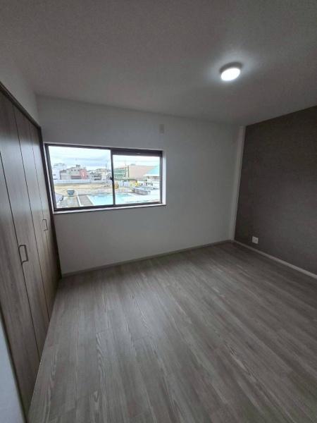 大阪市淀川区加島1丁目　中古戸建 内観写真（リビング以外の居室）