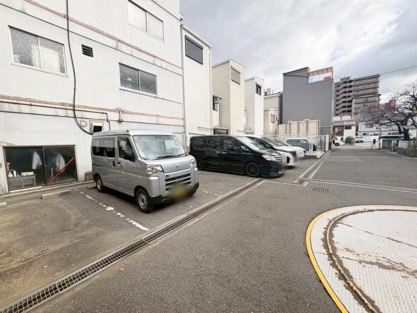 進和グレーシィハイツ平野 共用部写真（駐車場）