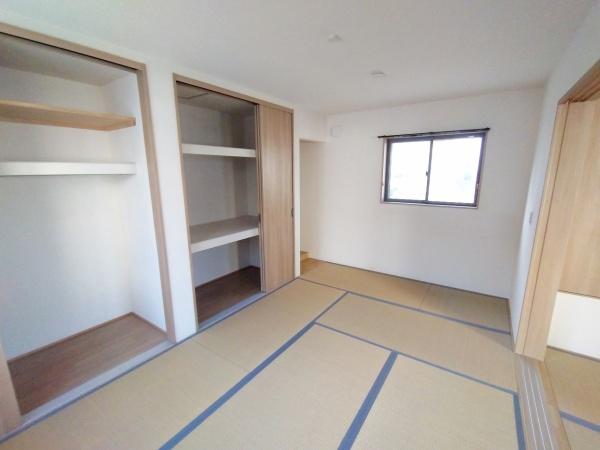 大阪市此花区酉島3丁目　中古戸建 内観写真（リビング以外の居室）