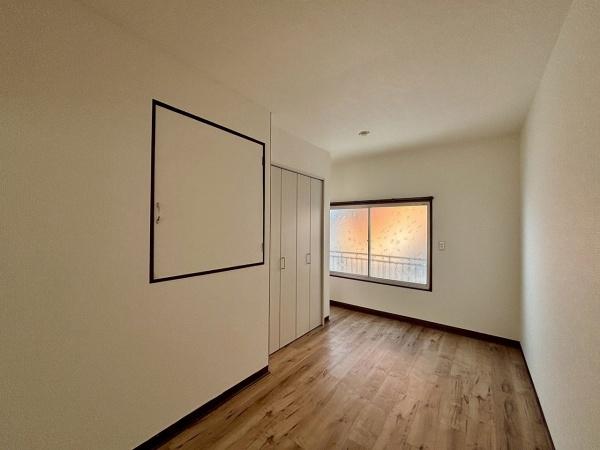 大阪市東成区東今里3丁目　中古戸建 内観写真（リビング以外の居室）