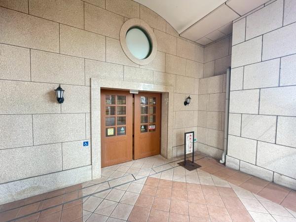 リバーガーデンコスモスクエア 共用部写真（エントランス）