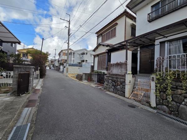 富田林市伏山3丁目　売土地 現地写真（前面道路含む現地写真）