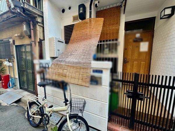 大阪市西成区天下茶屋1丁目　中古テラスハウス 現地写真（玄関）