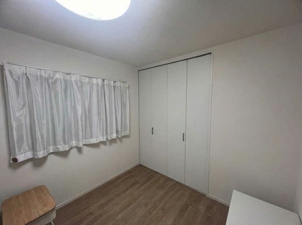 大阪市大正区泉尾3丁目　中古戸建 内観写真（リビング以外の居室）