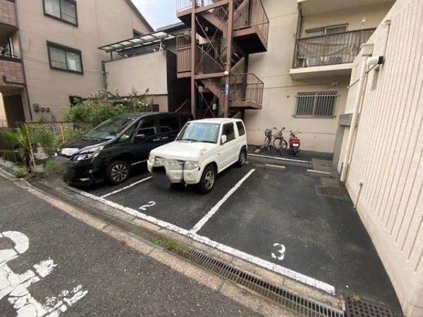 大淀町スワローハイツ 共用部写真（駐車場）