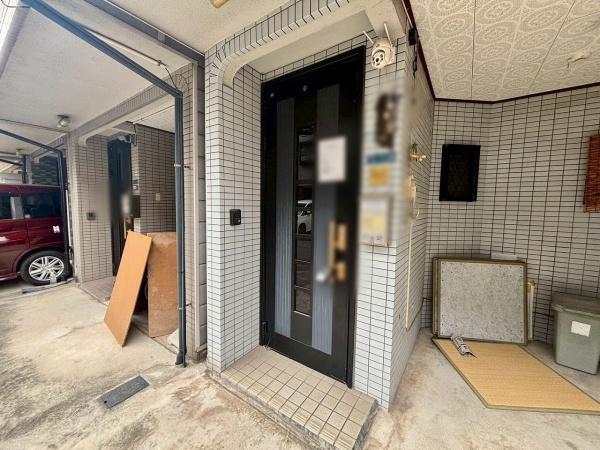 大阪市西成区千本中1丁目　中古戸建 現地写真（玄関）