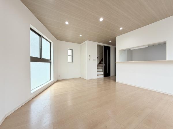 大阪市旭区新森2丁目　中古戸建 内観写真（リビング）