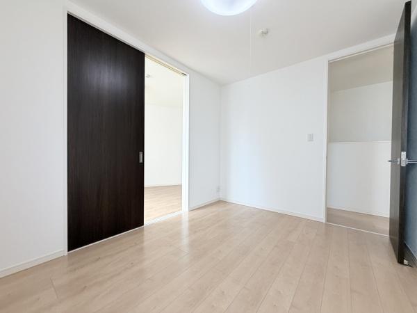 大阪市旭区新森2丁目　中古戸建 内観写真（リビング以外の居室）
