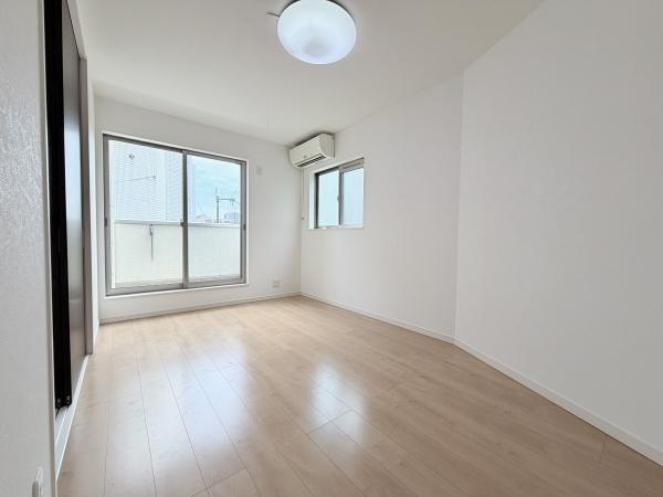 大阪市旭区新森2丁目　中古戸建 内観写真（リビング以外の居室）