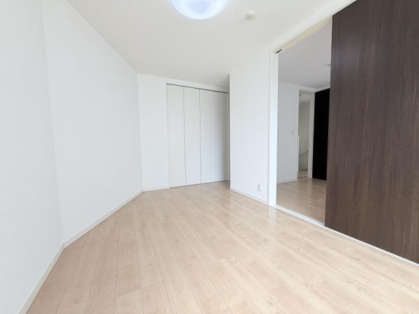 大阪市旭区新森2丁目　中古戸建 内観写真（リビング以外の居室）