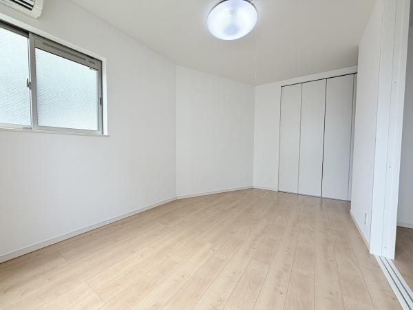 大阪市旭区新森2丁目　中古戸建 内観写真（リビング以外の居室）