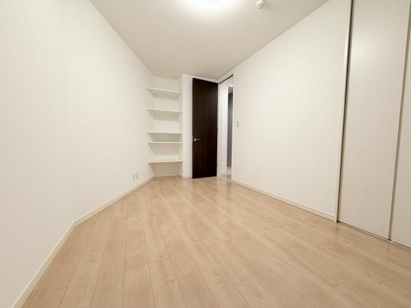 大阪市旭区新森2丁目　中古戸建 内観写真（リビング以外の居室）
