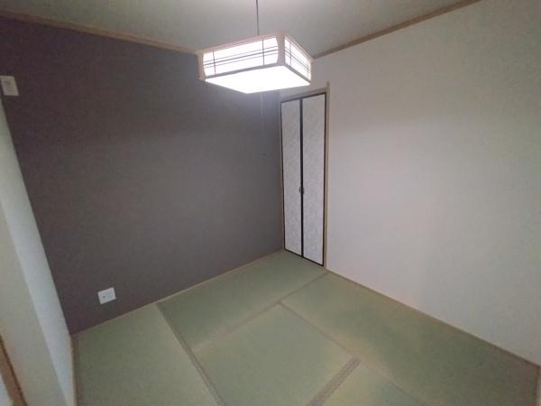 大阪市東淀川区下新庄4丁目　中古戸建 内観写真（リビング以外の居室）