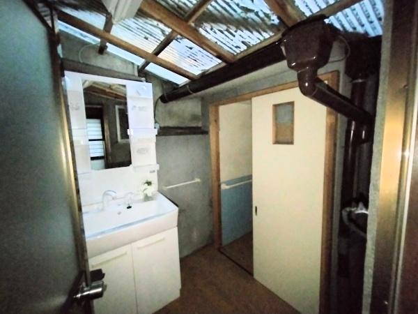 京都市上京区柏清盛町　中古戸建 内観写真（洗面台・洗面所）