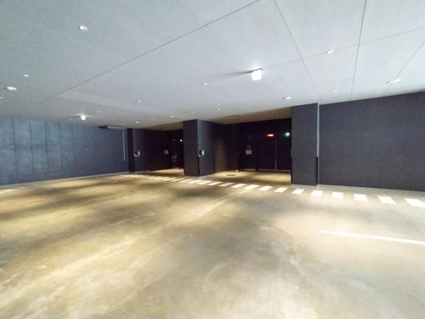 シエリアタワー大阪堀江 共用部写真（駐車場）