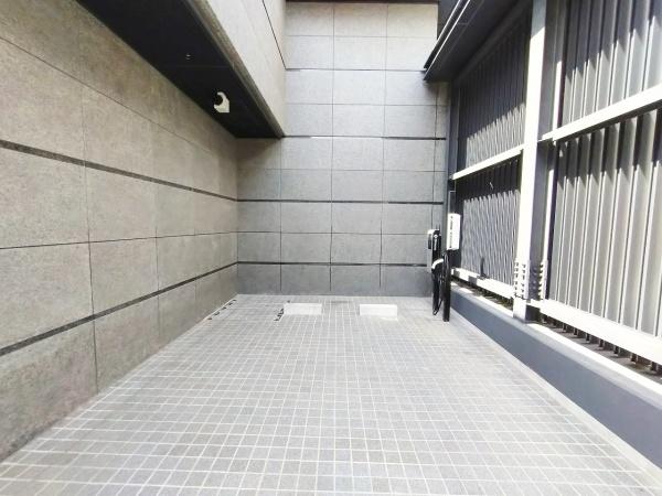 シエリアタワー大阪堀江 共用部写真（駐車場）