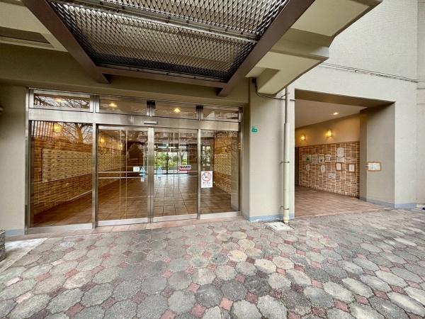 近鉄南港ガーデンハイツ24号棟 共用部写真（エントランス）