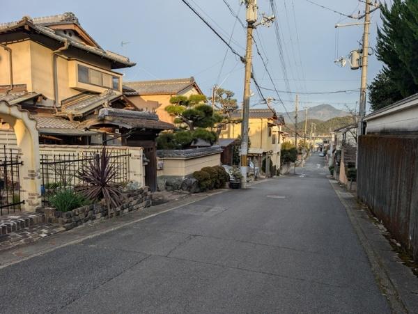 京都市北区西賀茂大深町　中古戸建 現地写真（前面道路含む現地写真）