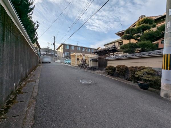 京都市北区西賀茂大深町　中古戸建 現地写真（前面道路含む現地写真）