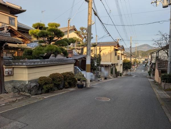 京都市北区西賀茂大深町　中古戸建 現地写真（前面道路含む現地写真）