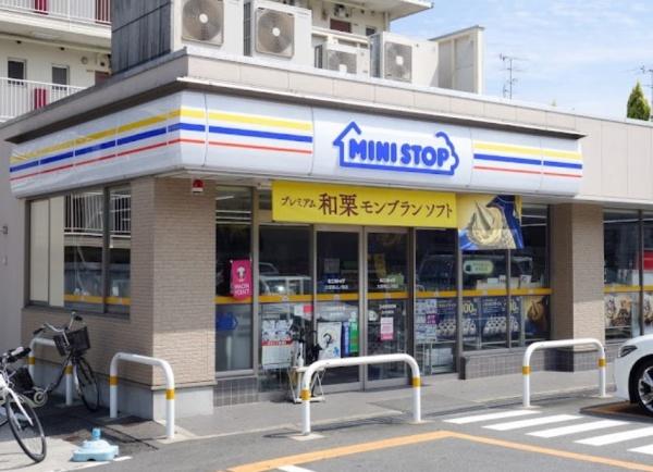 京都市北区西賀茂大深町　中古戸建 コンビニ