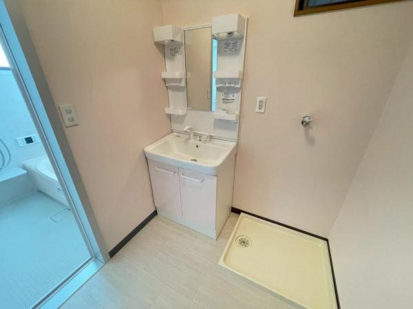 大阪市住之江区粉浜1丁目　中古戸建 内観写真（洗面台・洗面所）