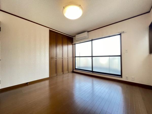 大阪市住之江区粉浜1丁目　中古戸建 内観写真（リビング以外の居室）