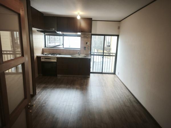 京都市右京区太秦面影町　中古戸建 内観写真（リビング）