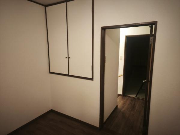 京都市右京区太秦面影町　中古戸建 内観写真（リビング以外の居室）