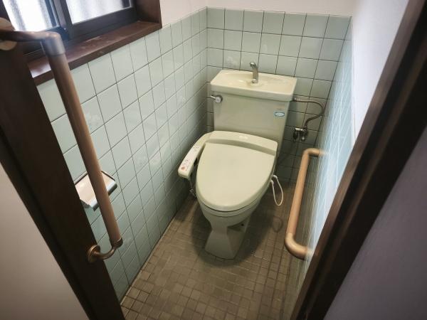 京都市右京区太秦面影町　中古戸建 内観写真（トイレ）