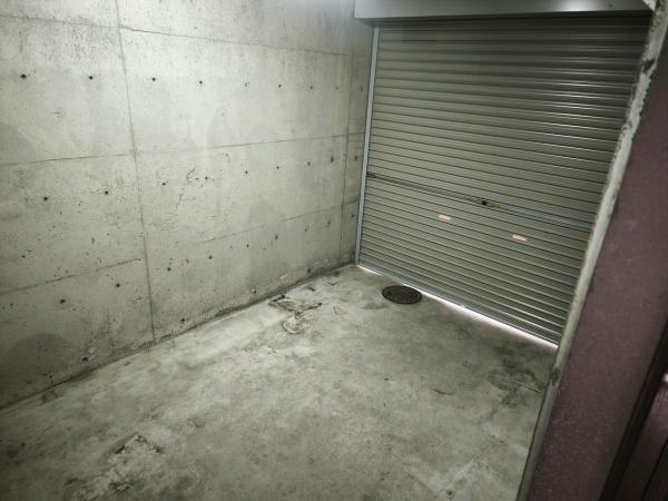 京都市右京区太秦面影町　中古戸建 現地写真（駐車場）