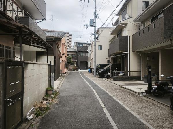 京都市右京区西京極畑田町　中古戸建 現地写真（前面道路含む現地写真）
