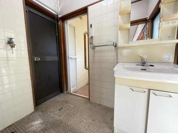 京都市左京区下鴨芝本町　中古戸建 内観写真（洗面台・洗面所）