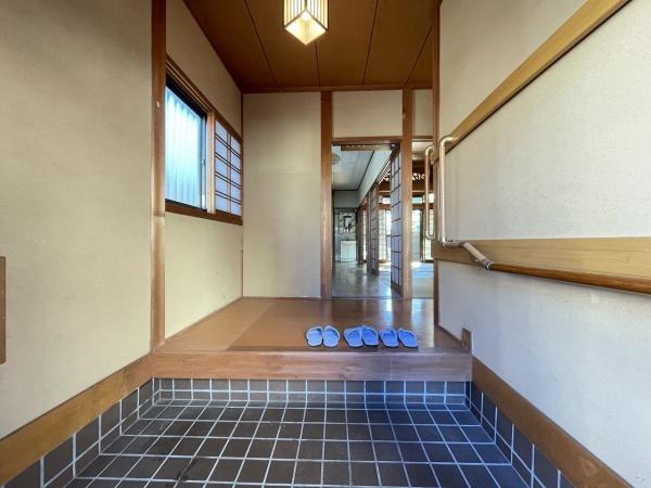 京都市左京区下鴨芝本町　中古戸建 現地写真（玄関）