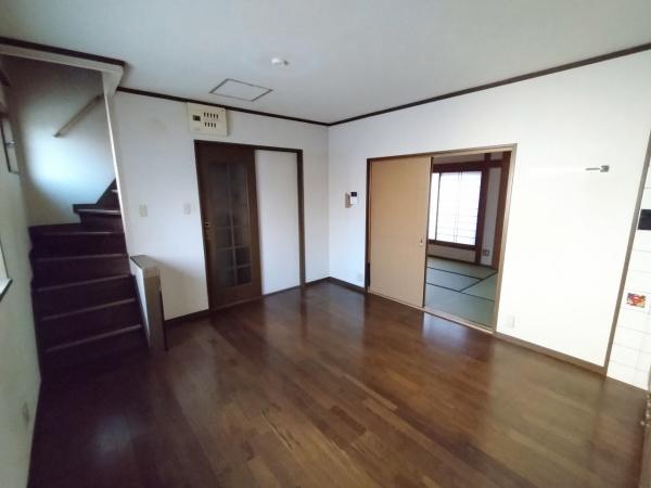 大阪市西淀川区野里2丁目　中古戸建 内観写真（リビング）