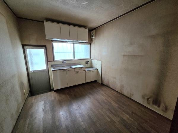 堺市美原区多治井　中古戸建 内観写真（リビング）