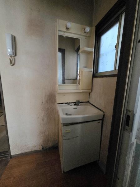 堺市美原区多治井　中古戸建 内観写真（洗面台・洗面所）