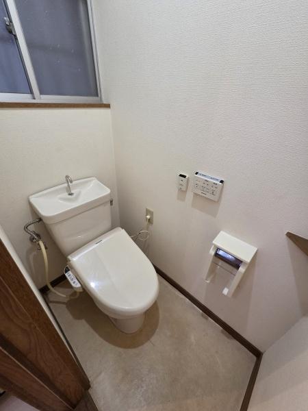 堺市東区南野田　中古戸建 内観写真（トイレ）