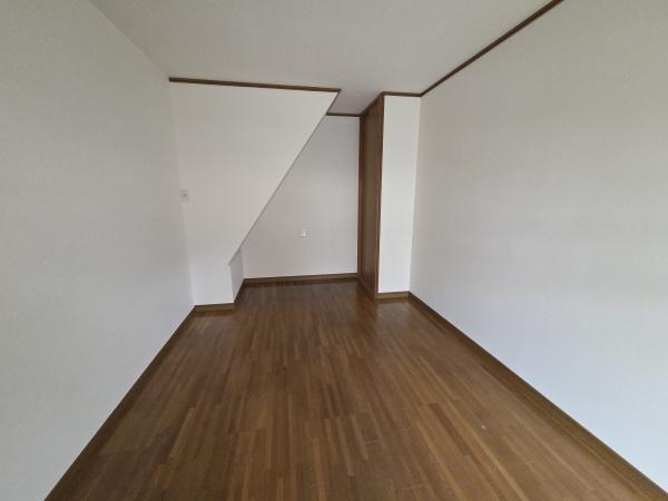 堺市東区南野田　中古戸建 内観写真（リビング以外の居室）