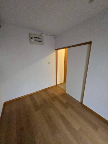 大阪市東淀川区瑞光5丁目　中古戸建 内観写真（リビング以外の居室）