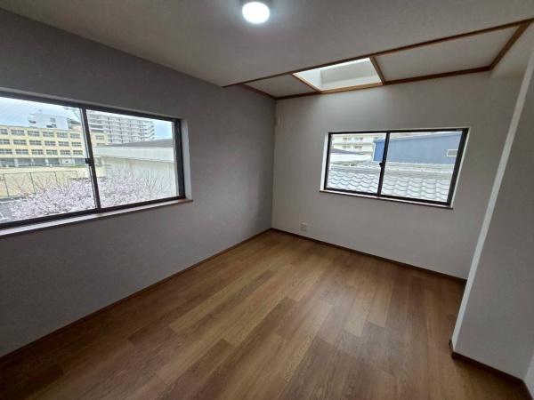 大阪市東淀川区瑞光5丁目　中古戸建 内観写真（リビング以外の居室）