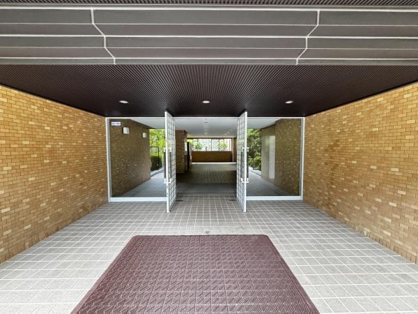 六甲グランドヒルズ壱号館西棟 共用部写真（エントランス）